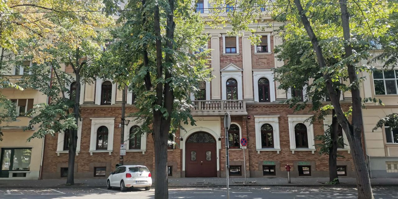 FOTÓ A felújított és átalakított Magyar Ház virágos kerttel is gazdagodott, amelyet Románia–Magyarország határon átnyúló forrásokból alakítottak ki