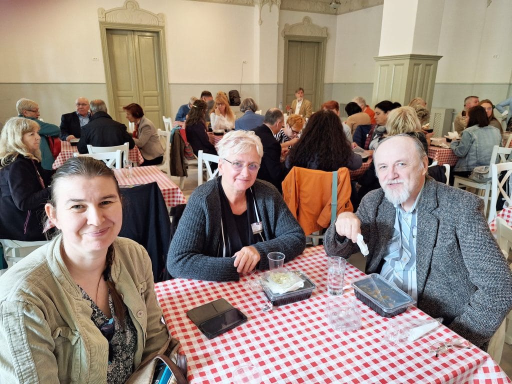 Visszajáró vendégek: Baksa Jóüzsef és Szani Marian, Száraz Edit még nem