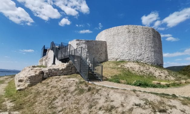 VIDEO FOTO Cetatea Ladislau de pe Clisura Dunării, din Coronini, restaurată cu bani europeni