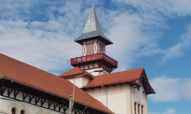 FOTO Cazarma Pompierilor din Iosefin strălucește din nou. Turnul dispărut în anii 60 a fost reconstruit pe baza planurilor originale