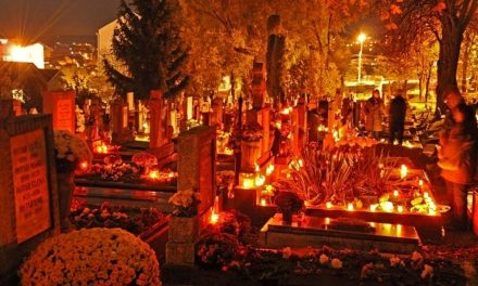 A Halottak Napja – egy régi római katolikus hagyomány, amelyet évszázadok óta őriznek, és amelyet a Bánságban és Erdélyben minden felekezet hívei átvettek