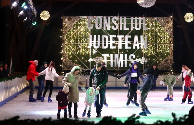 Temesvár egyetlen ingyenes korcsolyapályája megnyílik a „Lights of the Village” rendezvényen