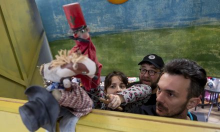 A Temesvári „Csiky Gergely” Állami Magyar Színház bábtagozata új gyermekbemutatóra készül: „Az okos Péter”, egy leleményről és humorról szóló előadásra