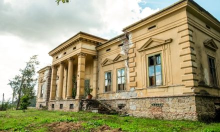 Az odvoși Konopi-kastély, a Maros völgyében magyar grófok által építtetett egykori nemesi kúriák egyike, eladó