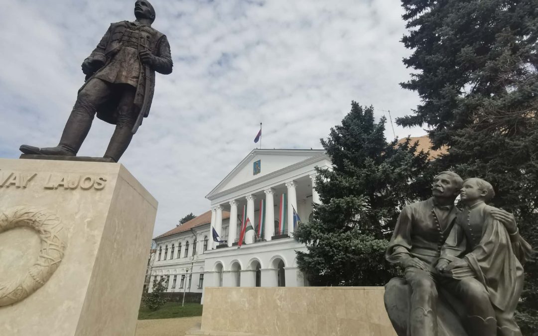 Makó folyton újjászületik. Interjú dr. Halmágyi Pál nyugalmazott múzeumigazgatóval, történésszel