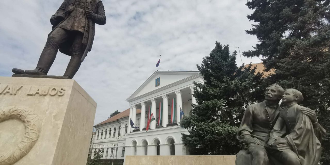 Makó folyton újjászületik. Interjú dr. Halmágyi Pál nyugalmazott múzeumigazgatóval, történésszel