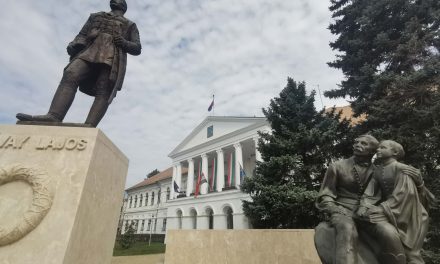 Makó folyton újjászületik. Interjú dr. Halmágyi Pál nyugalmazott múzeumigazgatóval, történésszel