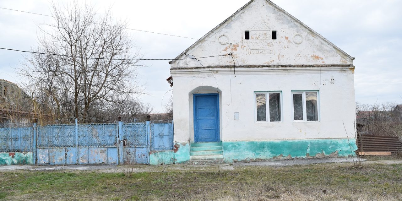 Kezdődik a Color the Village Macedónián. Több mint 400 önkéntes lepi el a temesi falut, hogy mindössze három nap alatt 30 házat újítson fel